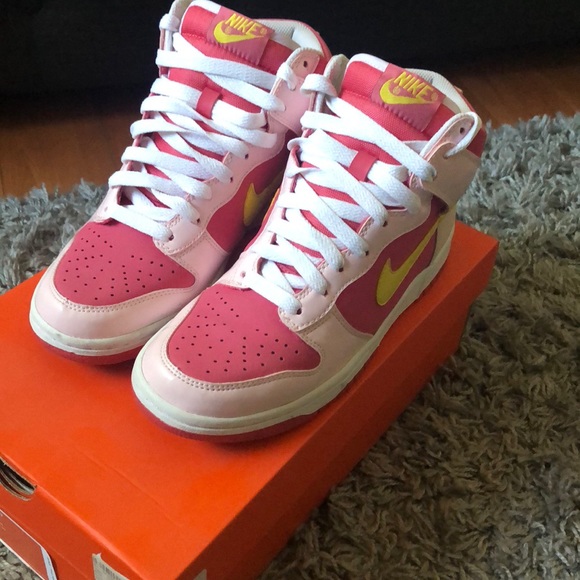 nike dunks youth sizes